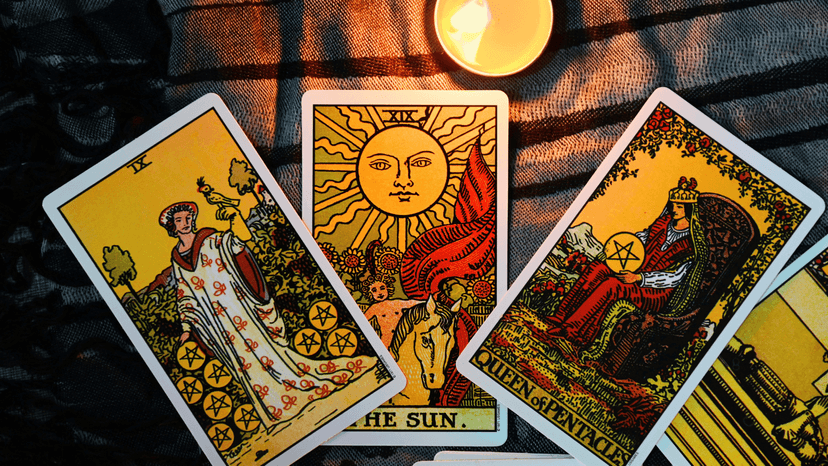 What are the different types of tarot card readings?